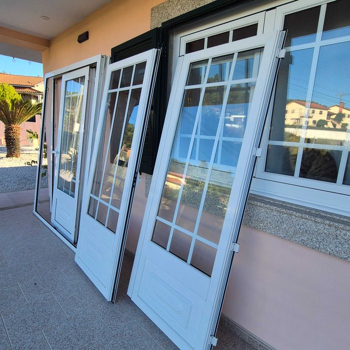 Janelas e portas em aluminium com vidro duplo