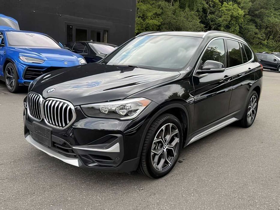 BMW X1      2021