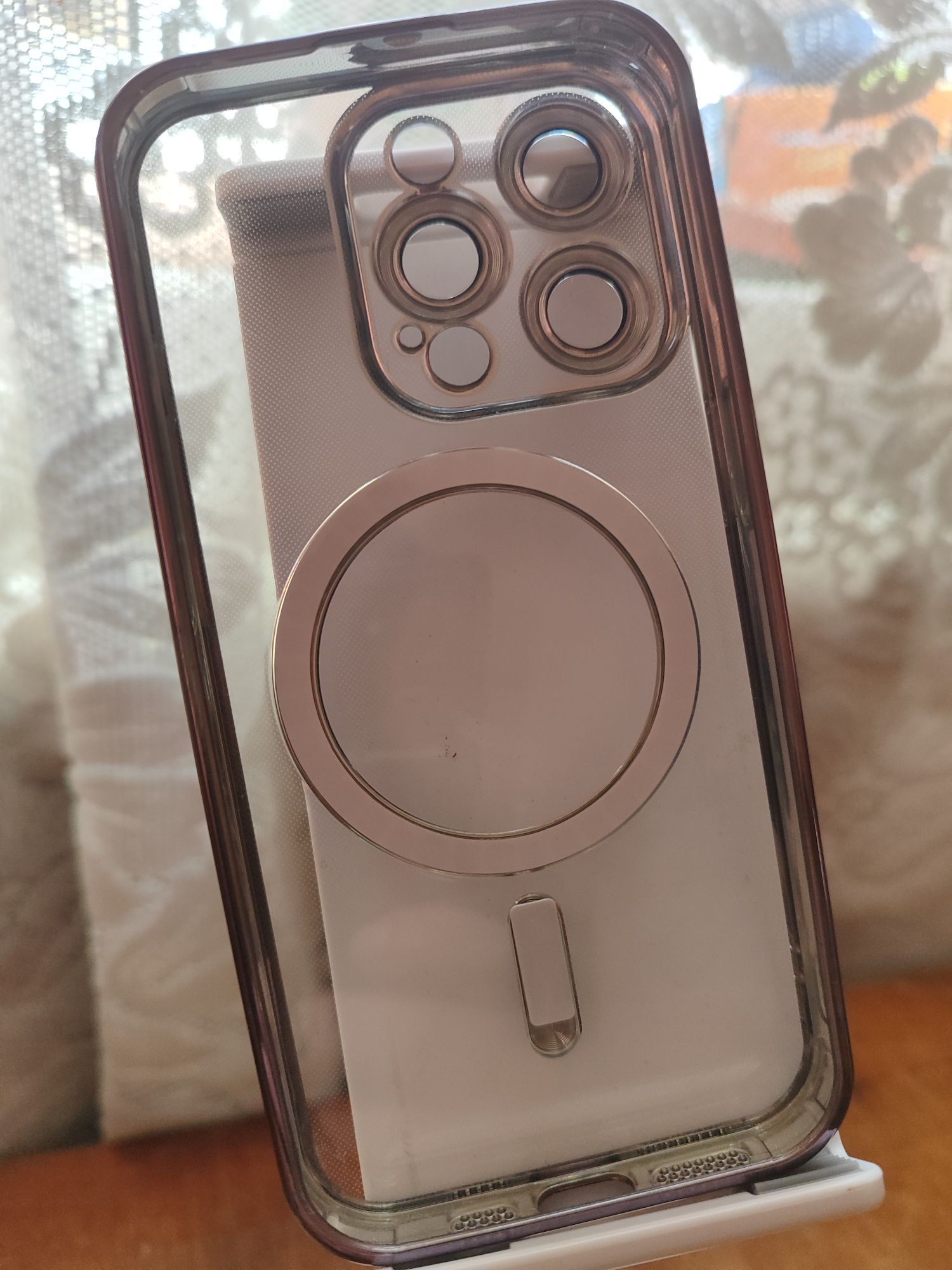 Продам новый чехол на iPhone 15 pro