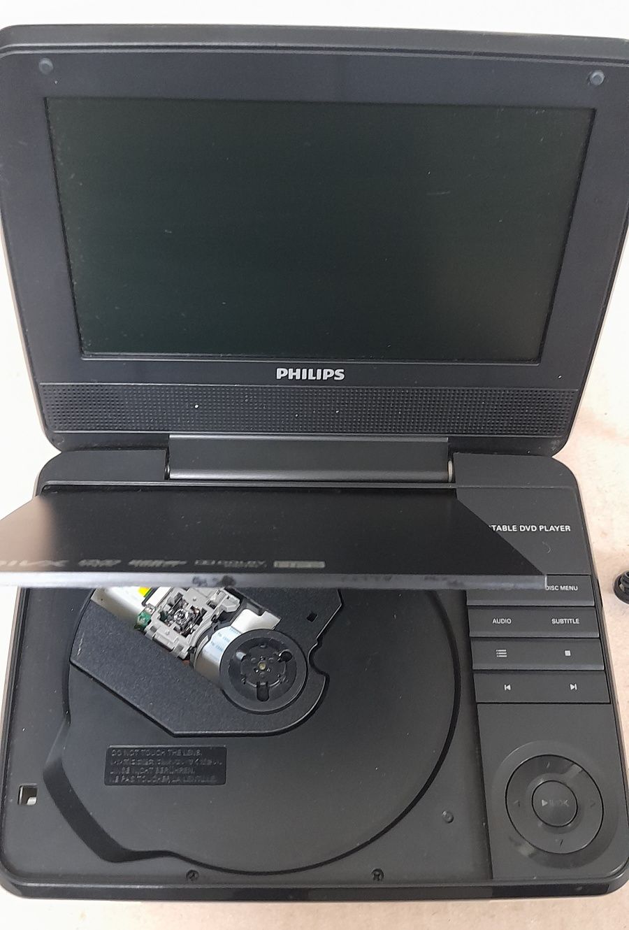 Проигрыватель портативный DVD Philips, под ремонт.