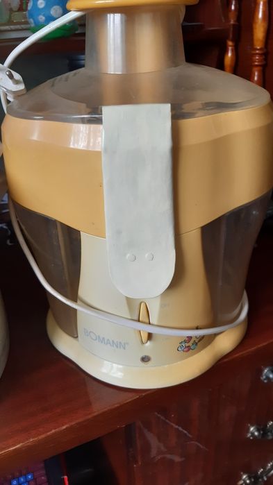 Бытовпя соковыжемалка