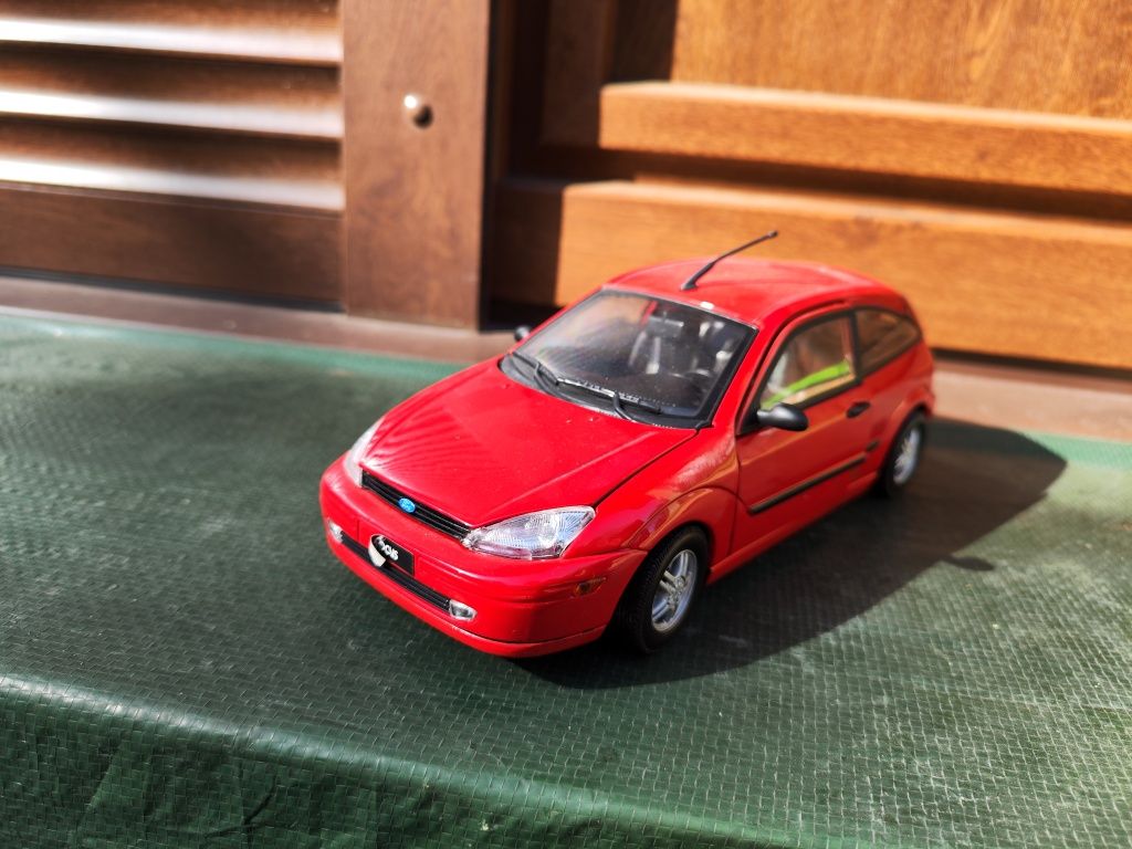 Ford Focus 1:18 MotorMax