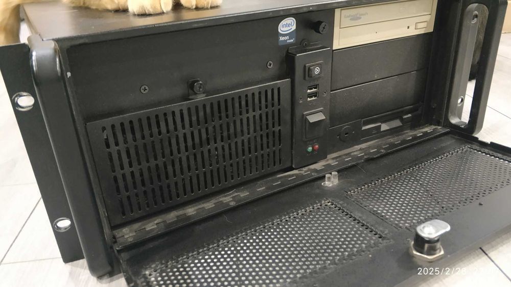 Серверний ящик / корпус, двоюнітовий в стойку / сервер