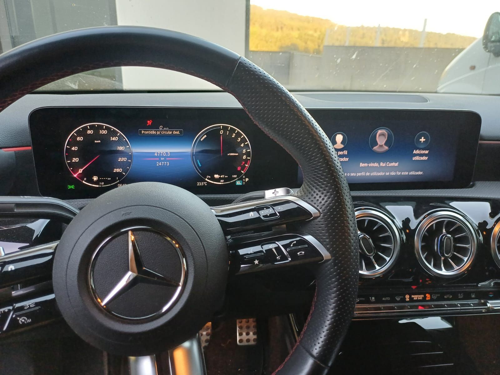 Mercedes classe A 250 e limousine.