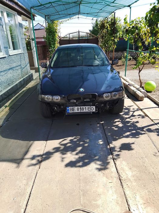 Продаю БМВ е39 2001 року