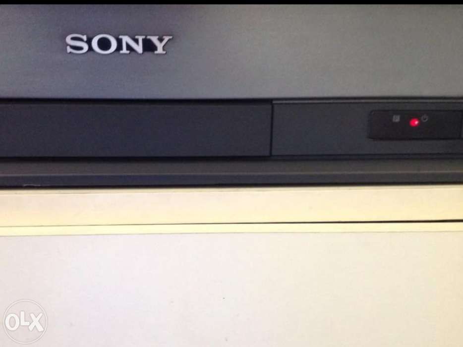 TV Sony Trinitron 67 cm