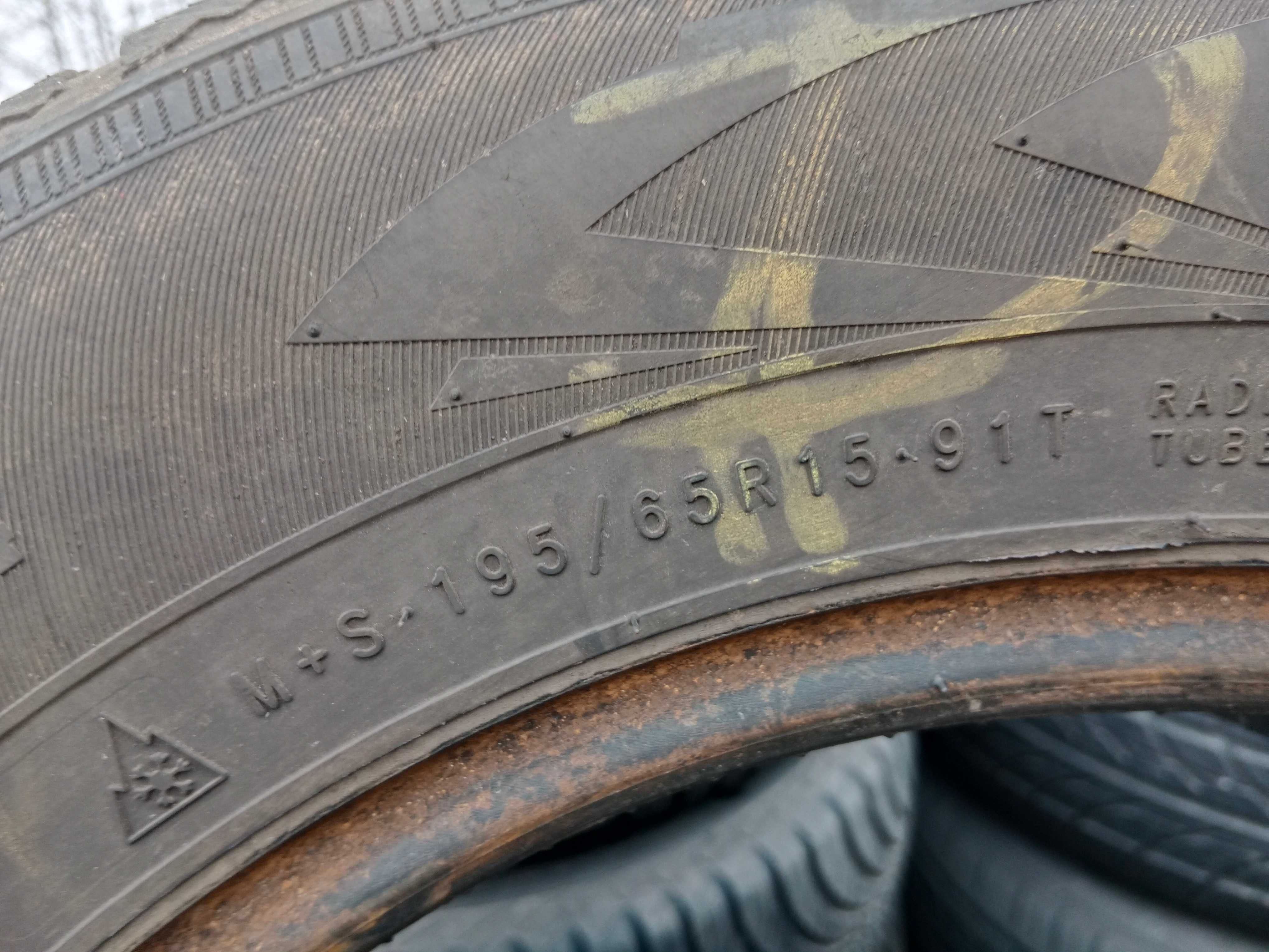 Opona używana 195/65R15 Nokian WR D4 1szt.