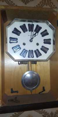 Часы настенные маятниковые Янтарь с боем СССР