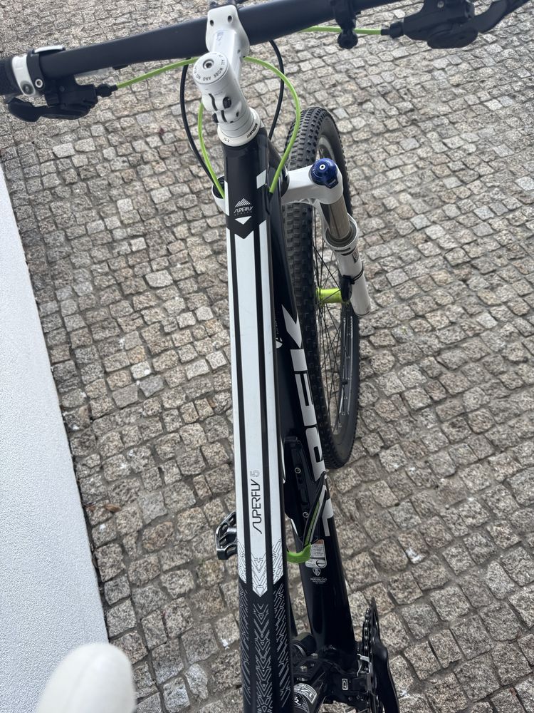 Bicicleta Trek XCaliber 5
