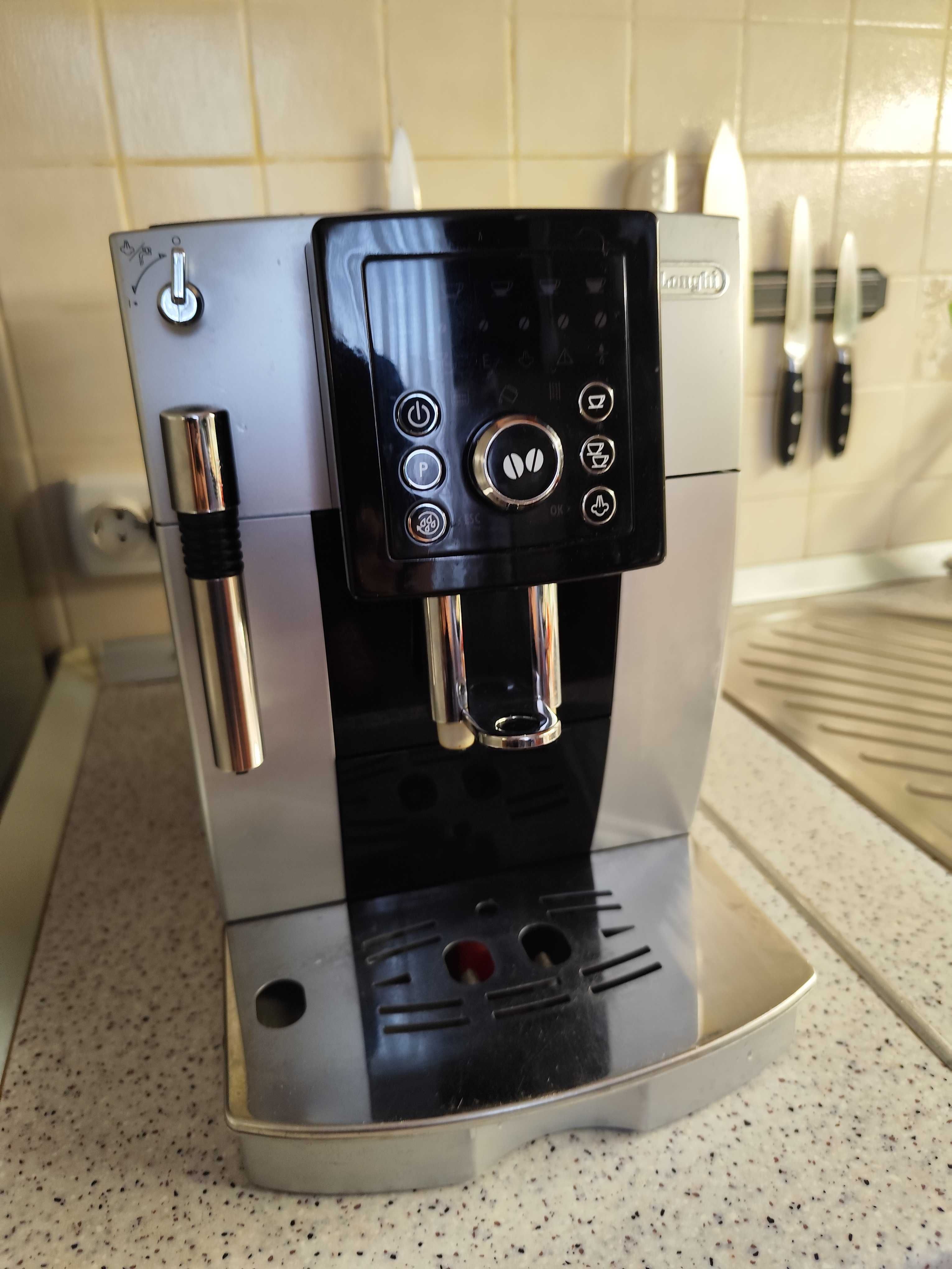 Кофемашина DeLonghi ECAM 23.210