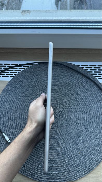 iPad 6 gen 9.7” Space Gray 32GB (Wi-Fi + SIM)