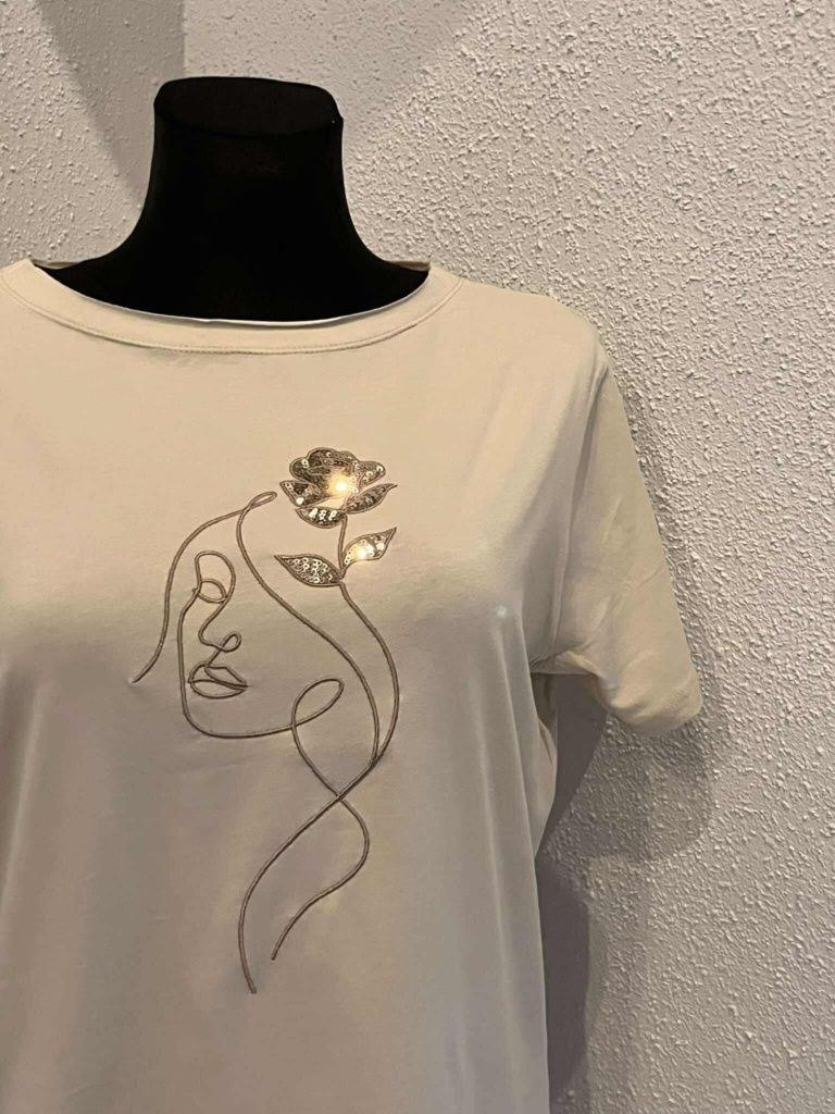 Nowa bluzka damska firmy Megi Collection w rozmiarze S/M- L/ XL