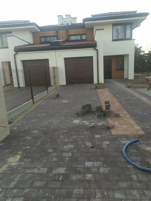 Вкладання бруківки – швидко, якісно, з власним інструментом!