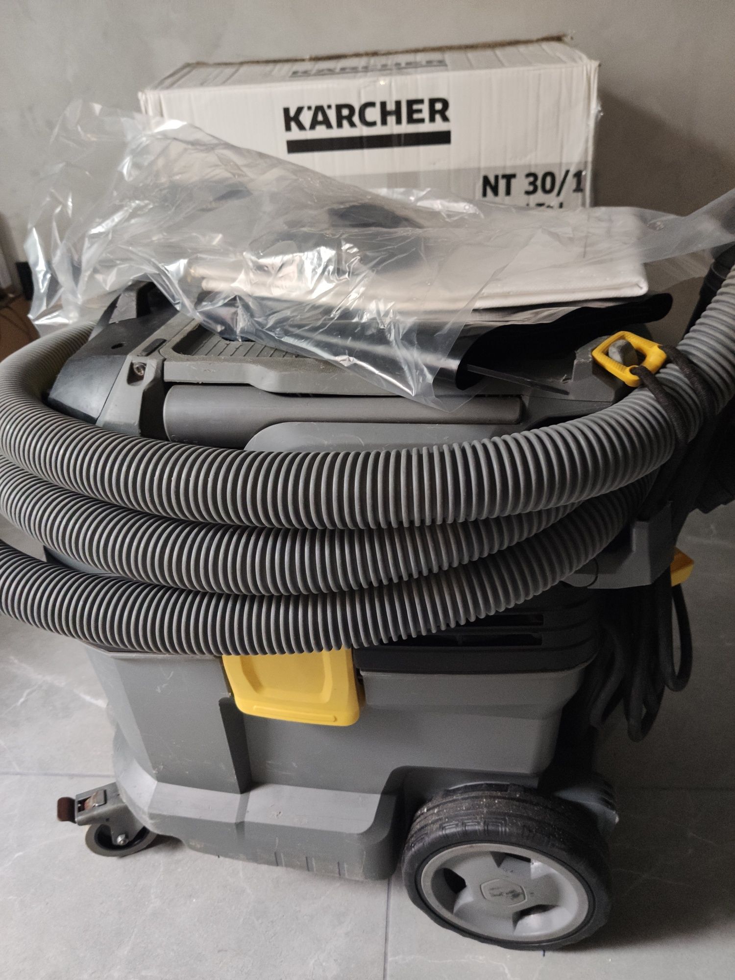 Будівельний пилосос з автоочисткою Karcher NT 30/1