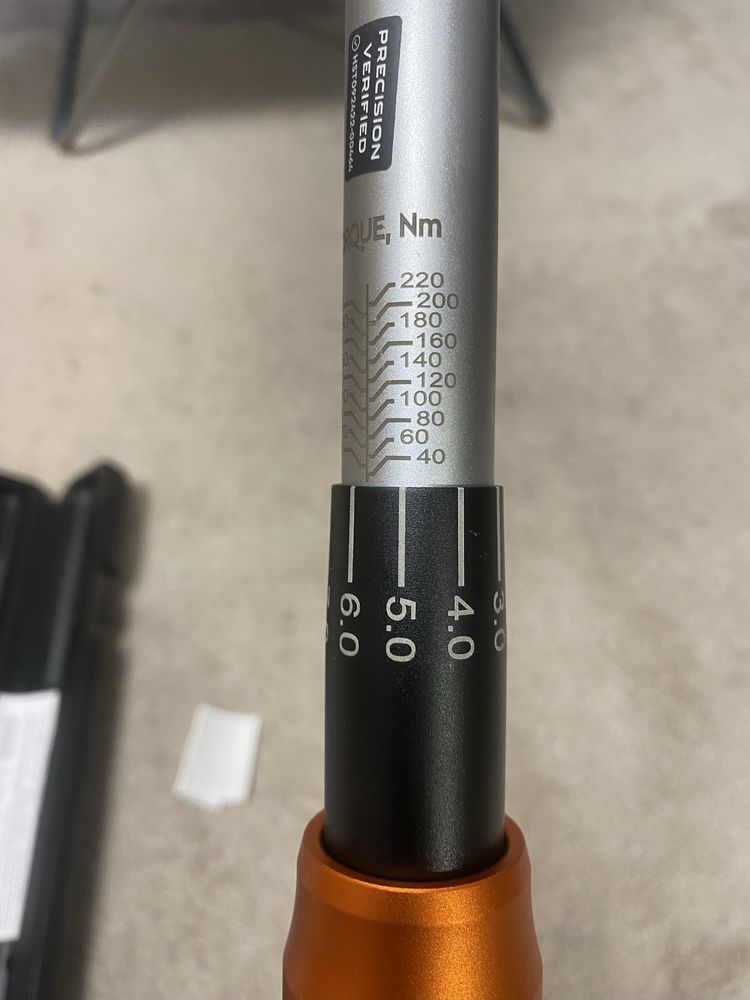 Ключ динамометричний Dnipro-M 1/2" 40-220 Нм