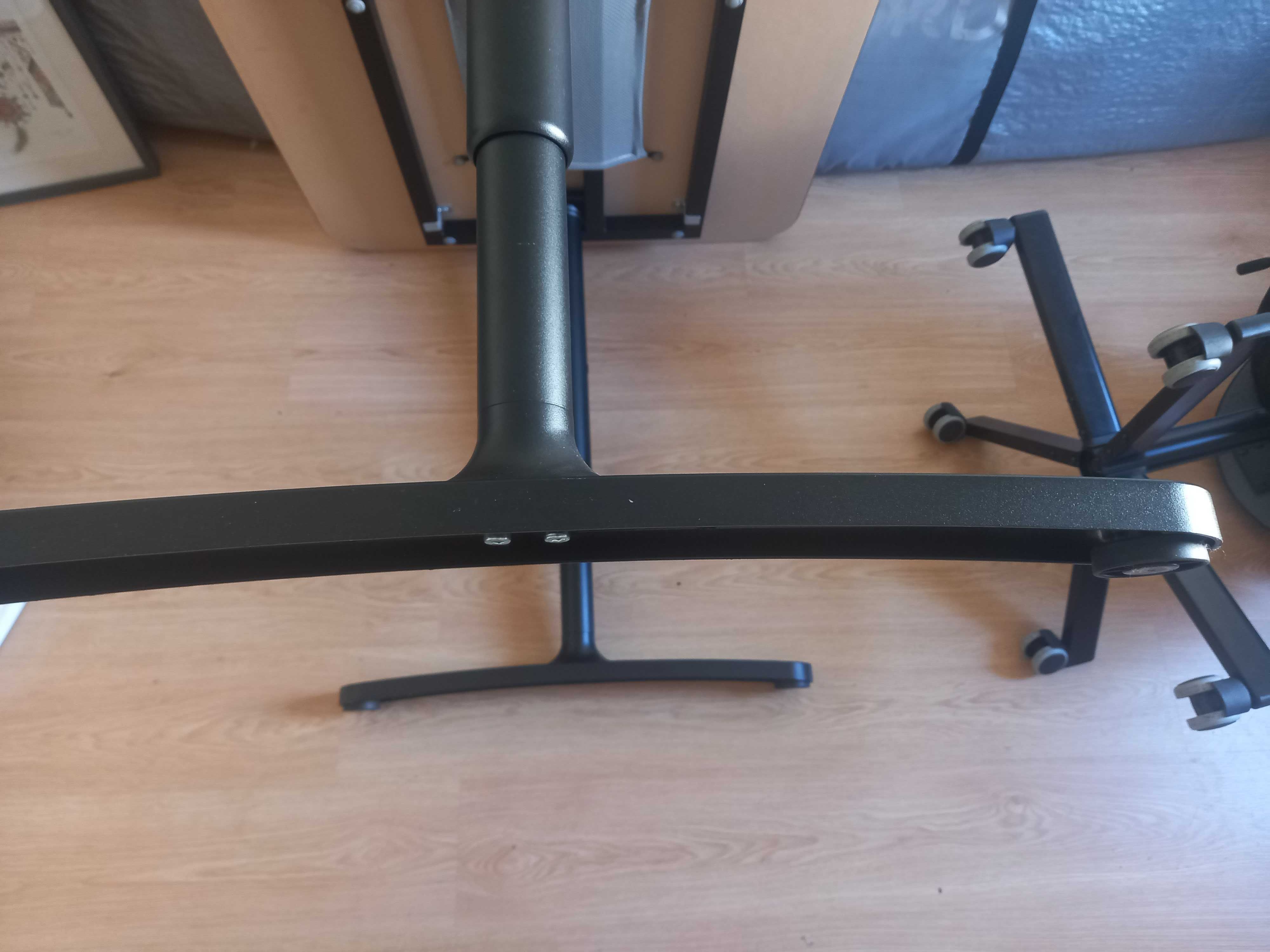 Secretária IKEA BEKANT