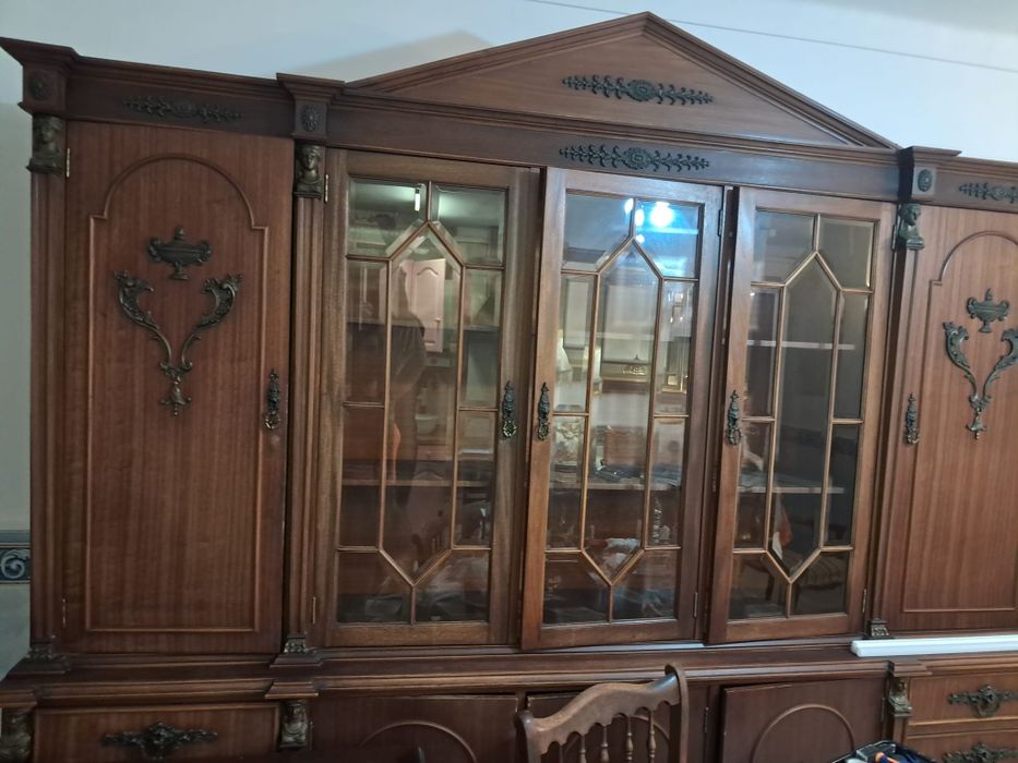 Armário louceiro estilo vintage