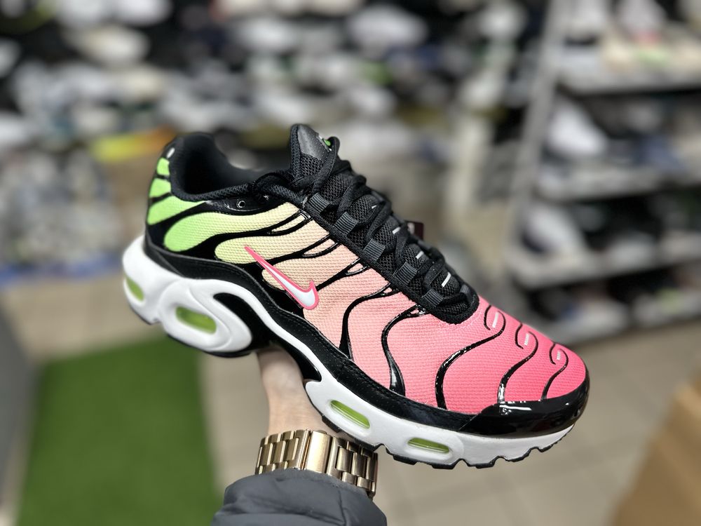 Кросівки Nike Air Max Pluse  TN ( РОЗМІР 38,5 та 39 )