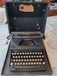 Máquina de escrever portátil Everest Mod.90 Vintage anos 50