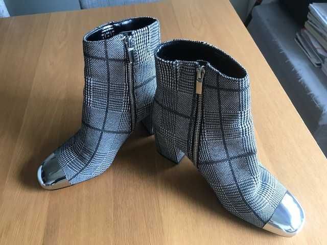 Botins ALDO Cinza e Prata Tamanho 40