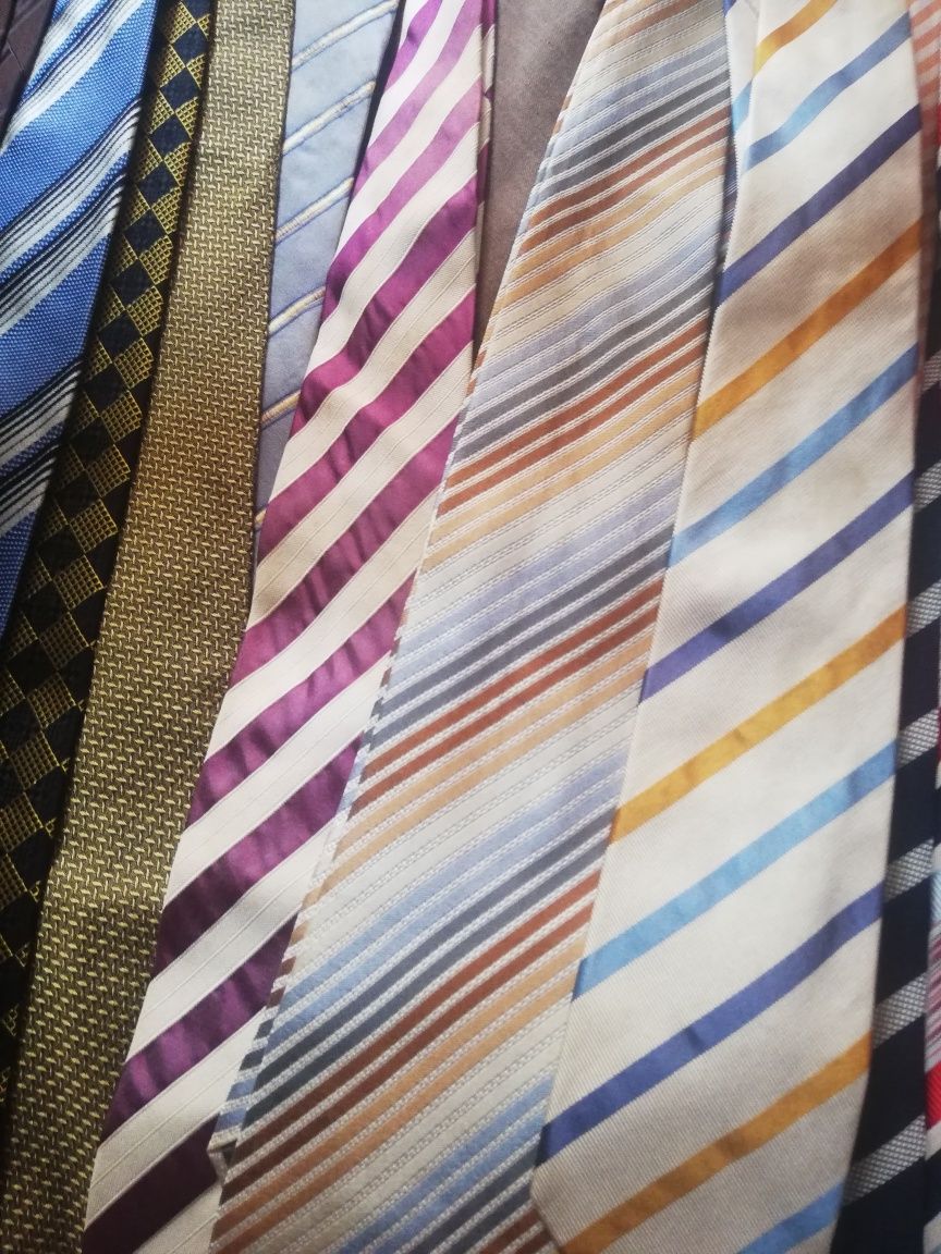 Gravatas variadas multicolores