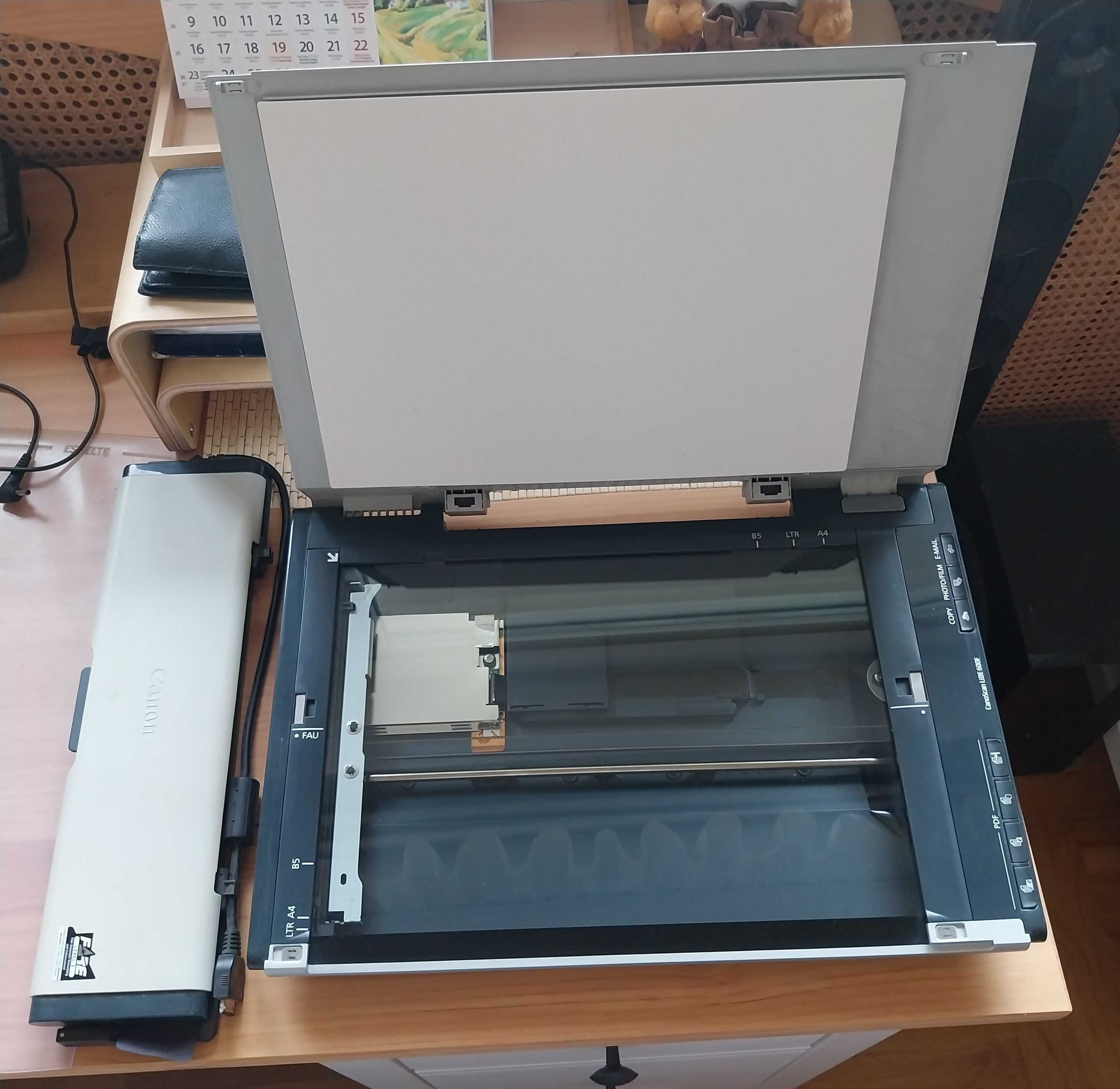 scaner CanonScan lide 600f