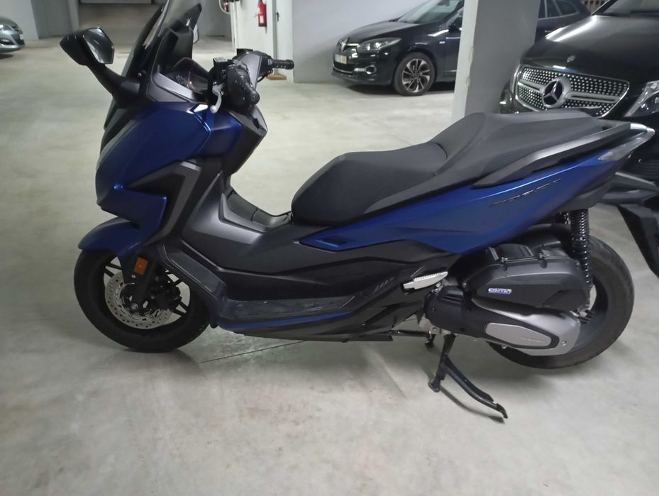 Honda forza azul negociável