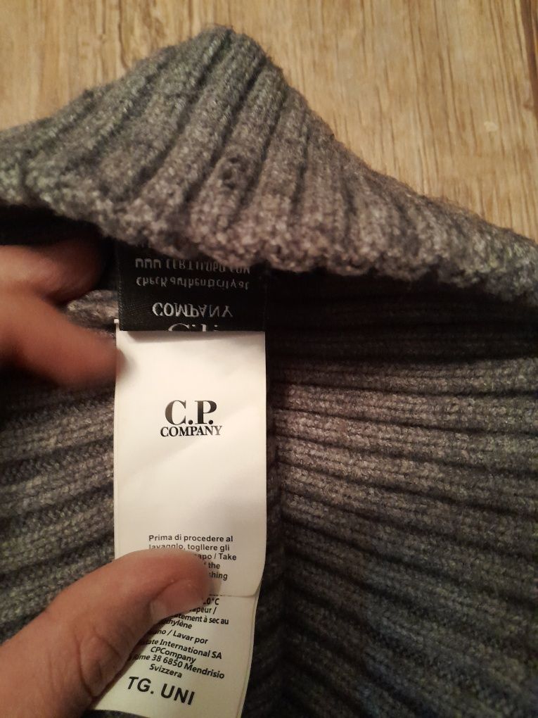 Шапка CP Company