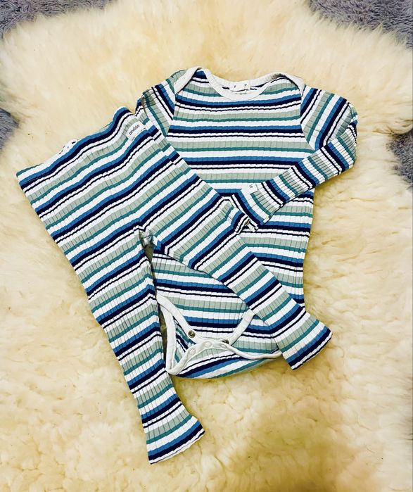 Newbie prążkowany komplet rozmiar 86/92