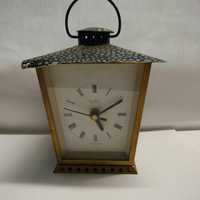 Zegar latarenka z poprzedniego stulecia