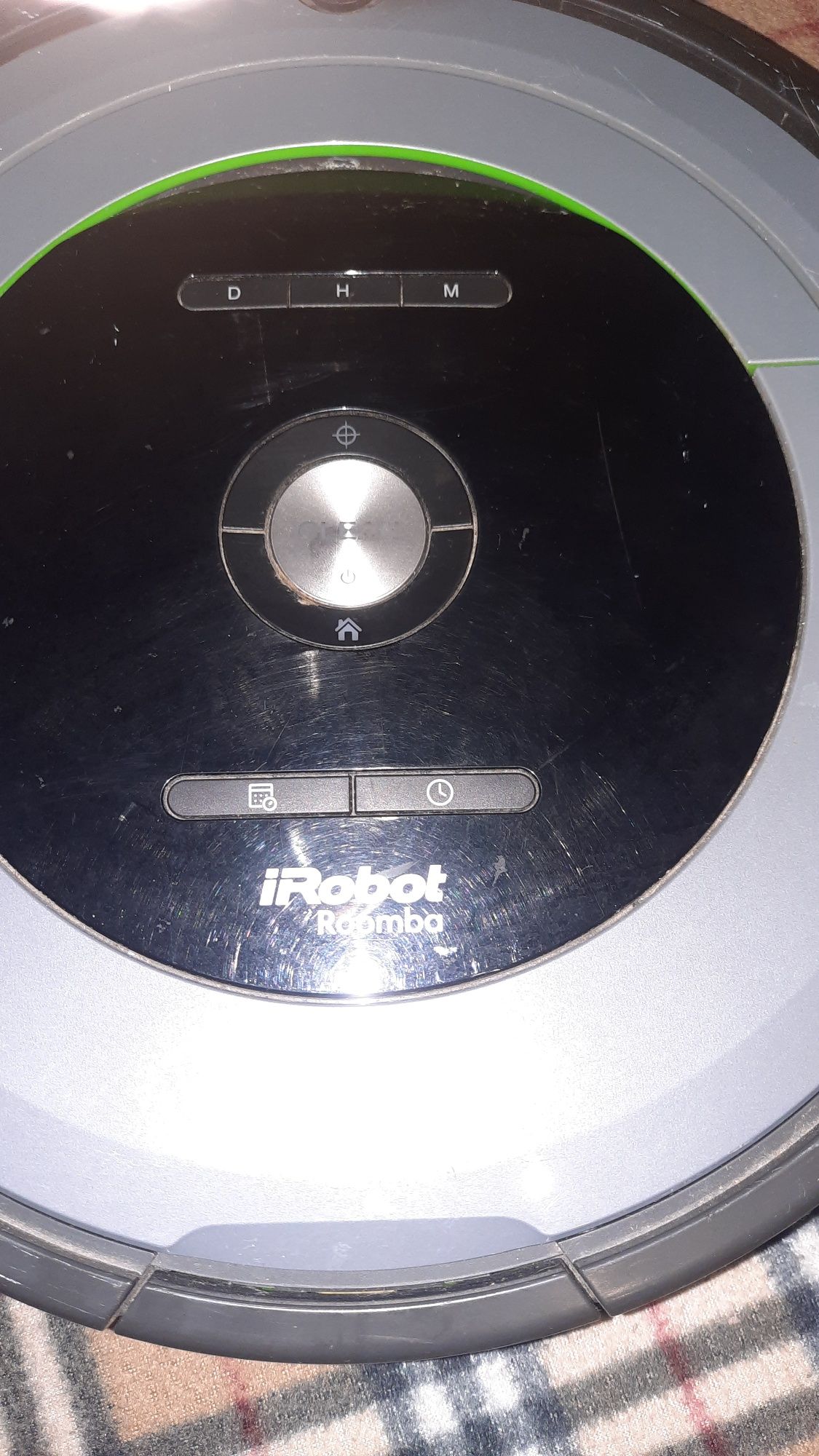 Робот пылесос iRobot Roomba.