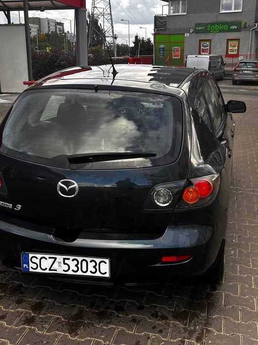 Mazda 3        .