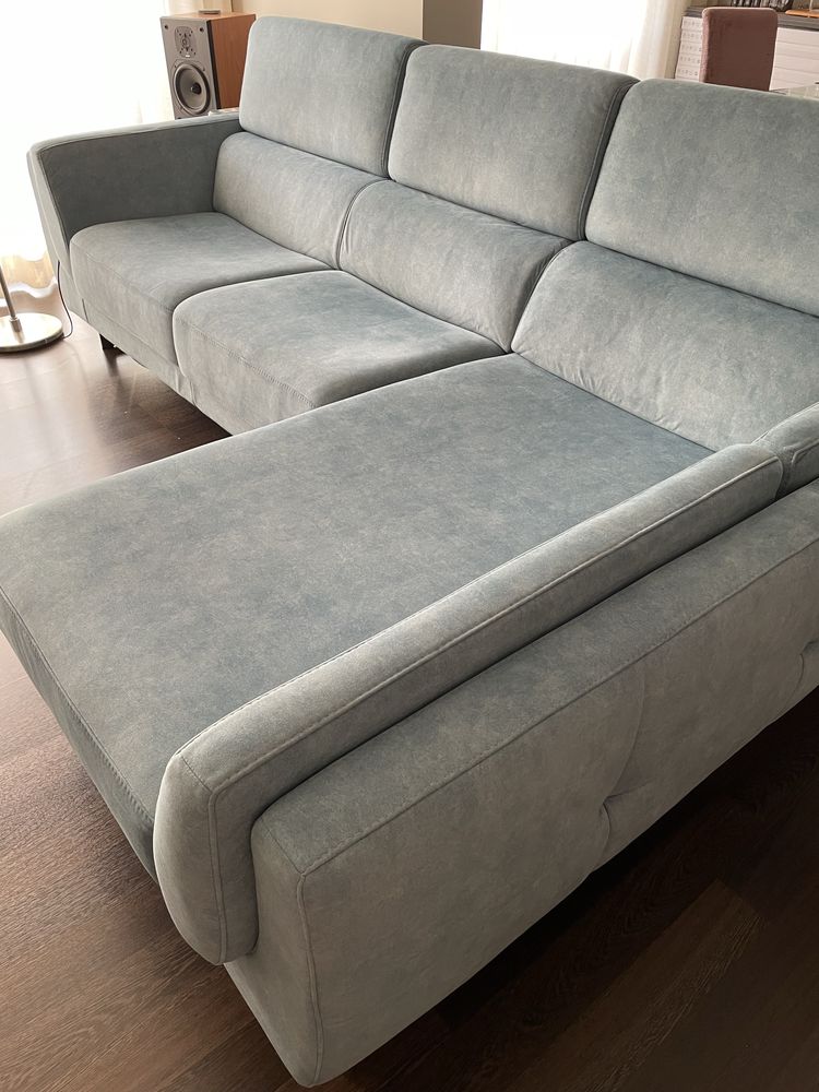 Sofá de 2 lugares com chaise longue