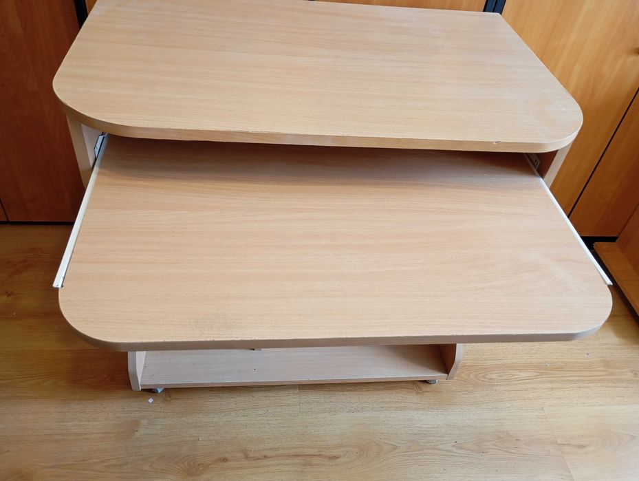 Biurko w kolorze buk