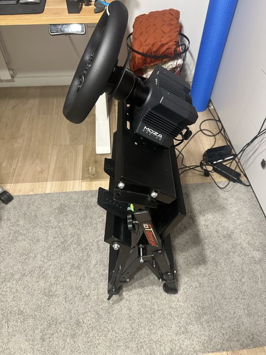 Stojak na kierownicę GT Omega PRO (Sprzedawany jest tylko kokpit)