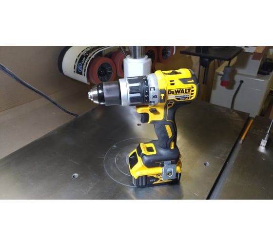 Kit DeWalt DWK211 – Berbequim DCD796 + Aparafusadora DCF887