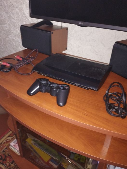 Продам, обміняю б/у Плейстейшн 3