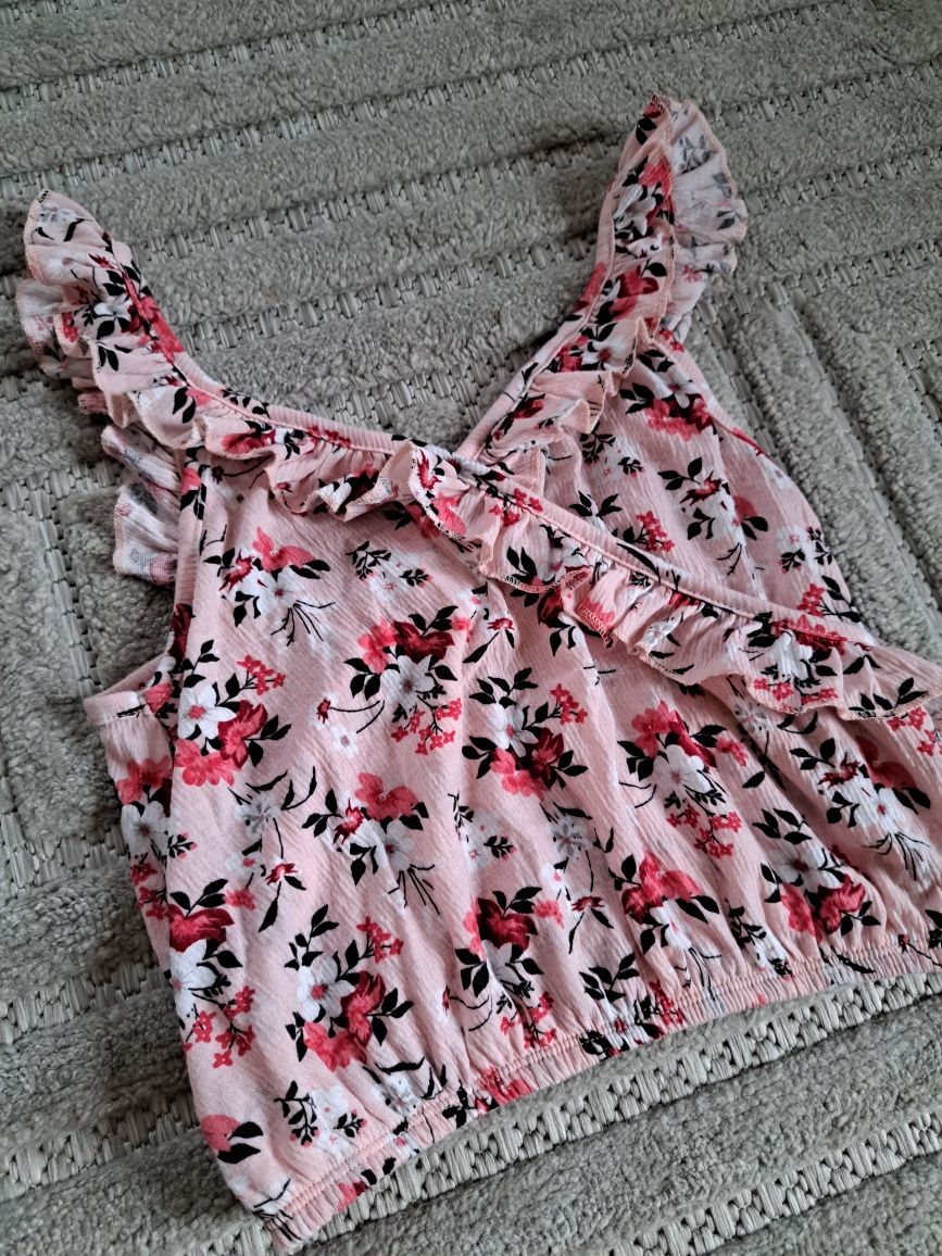 Różowy top w kwiaty