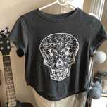 Krótki t-shirt bluzka koszulka rockowy top z czachą