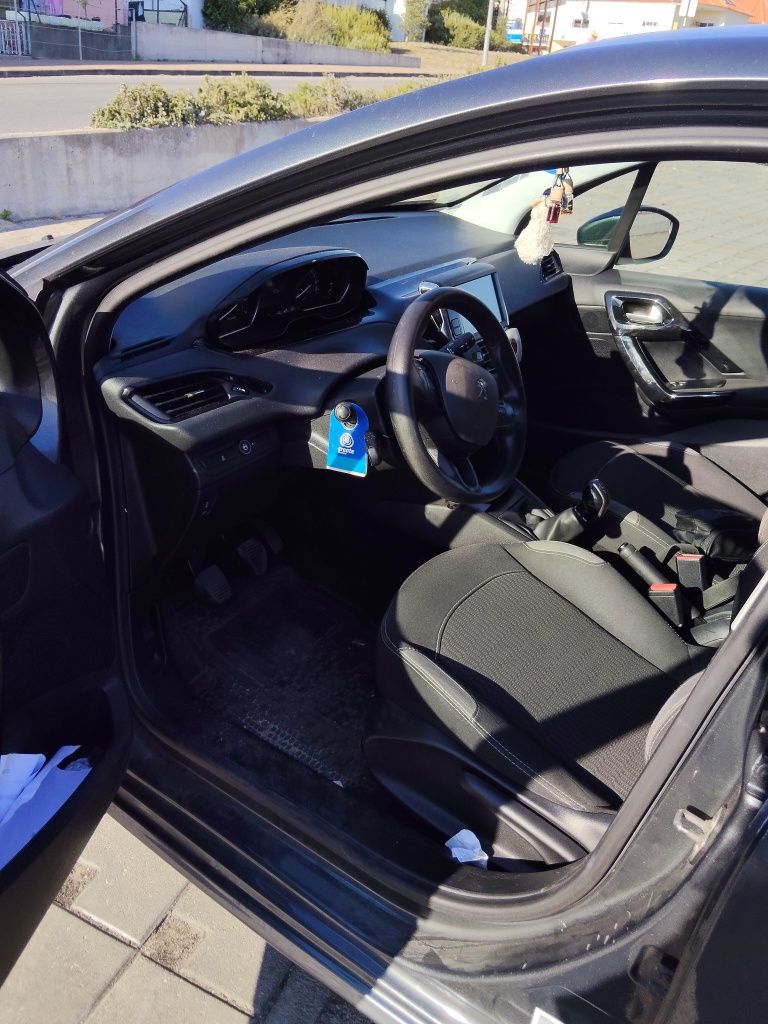 Vendo Peugeot 208 com GPL