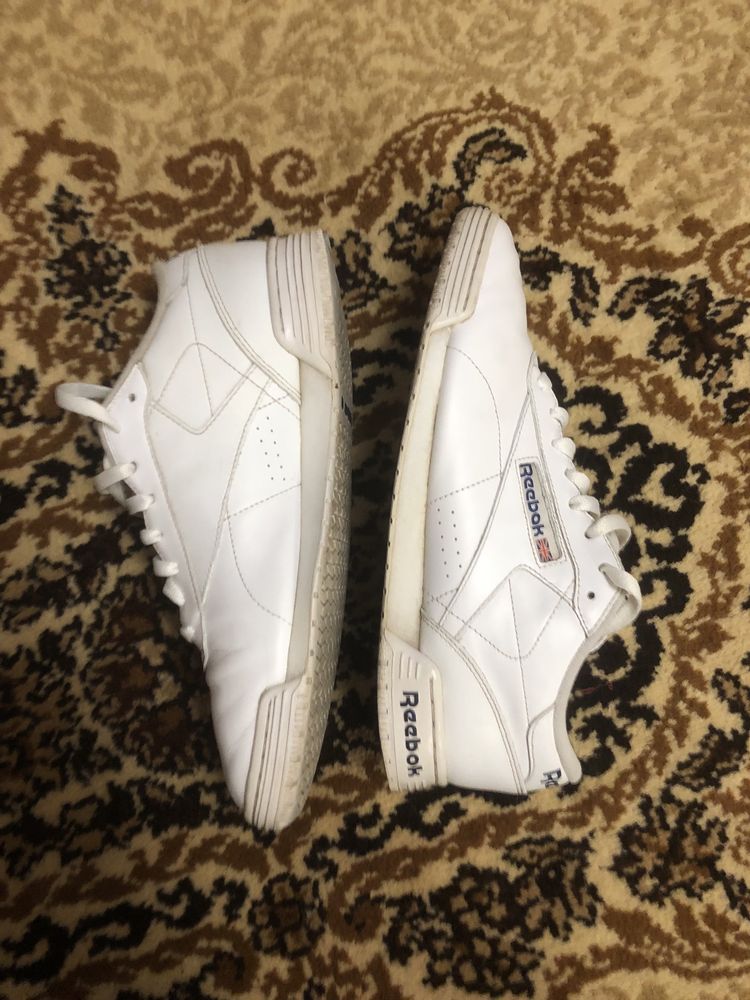 Кроссовки черные adidas р 43. Крос серые SKECHErS р 45 Крос Reebok р43