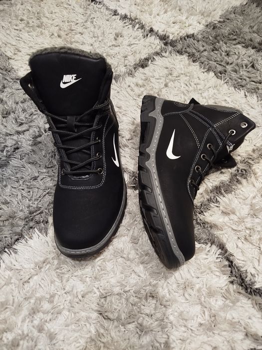 Nowe zimowe buty męskie.