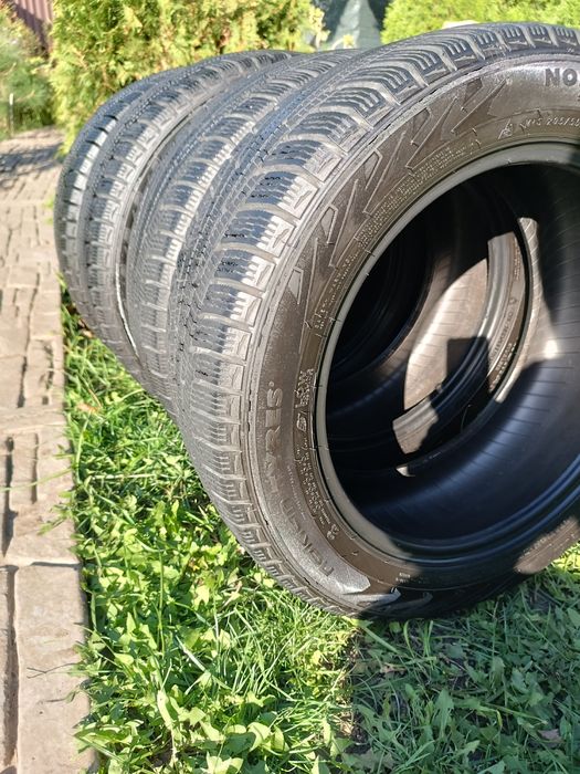 205 55 R16 комплект зимних шин nokian