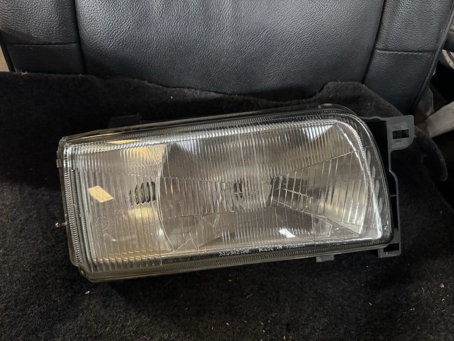 Farol frt esq Ford Maverick / Nissan Terrano II