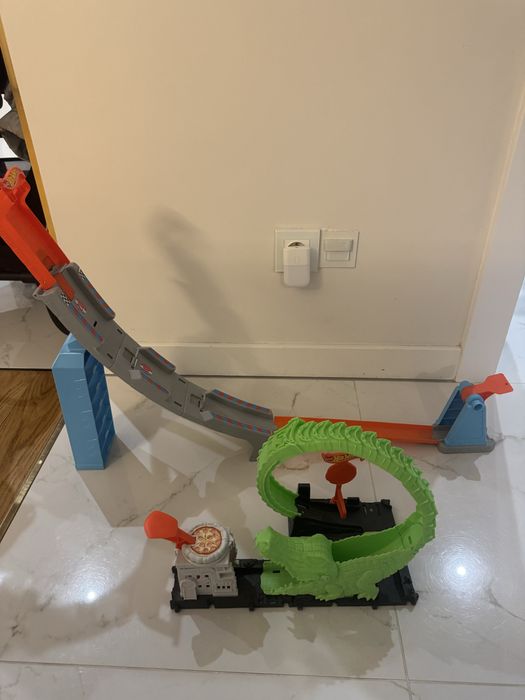 Hot Wheels Podstawowe wyzwania Pionowy rajd FWM85-HDR82