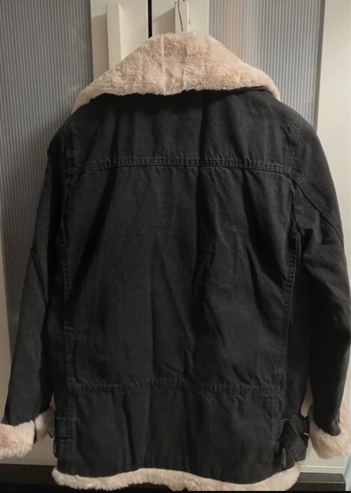 Parka alcolchoada, corta vento - Zara   |    Casaco pullbear quentinho