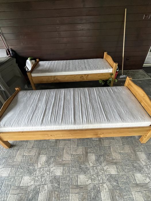 Sprzedam 3 łóżka lite drewno