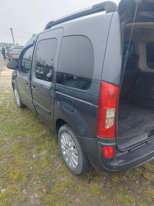 Продається гарний доглянутий автомобіль