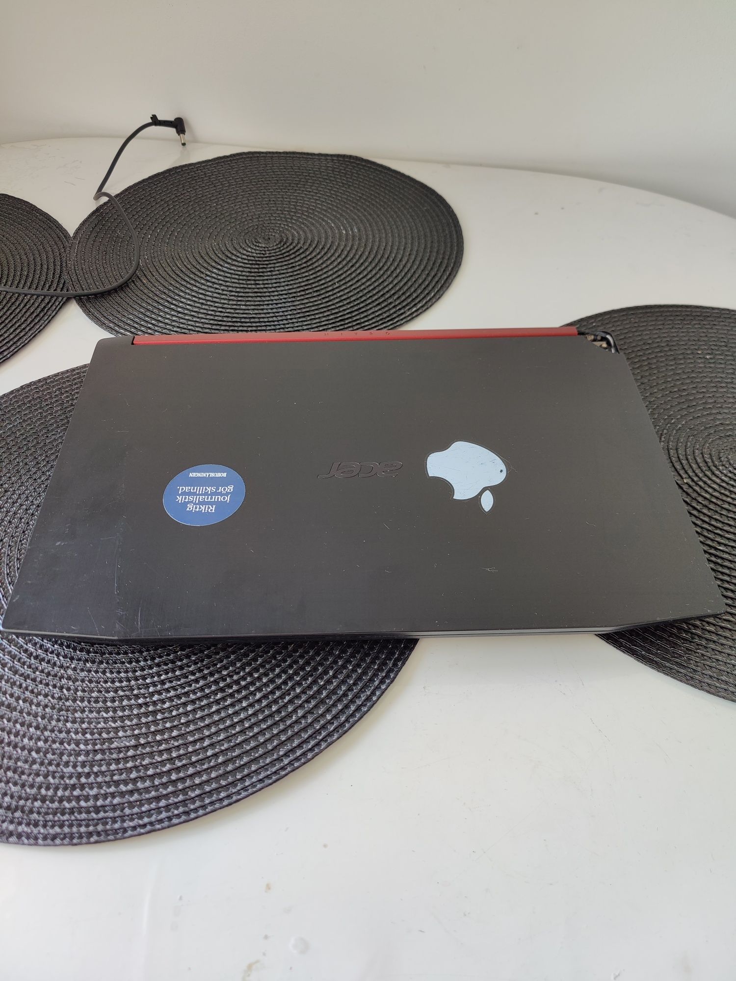 Ігровий ноутбук acer nitro 5 / GTX 1050 ti 4 ГБ /i5 7300HQ/8 ГБ/SSD256