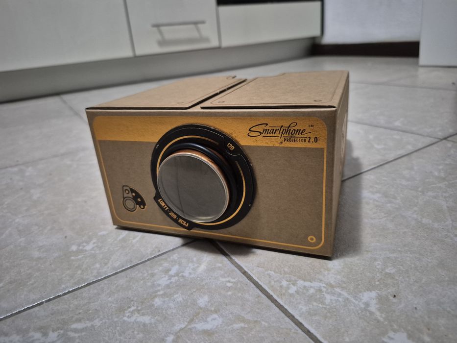 Smartphone projector 2.0 cinema box
